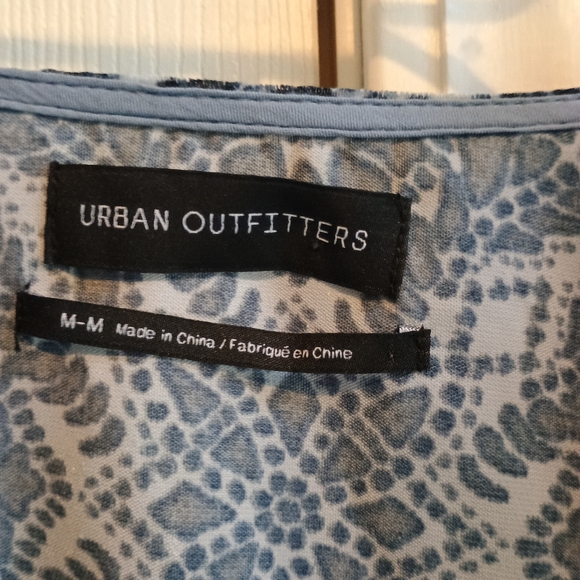 Urban Outfitters Women's  Paisley Alice in Chains Crop Blouse Med Dark Academia‎ - Picture 6 of 16